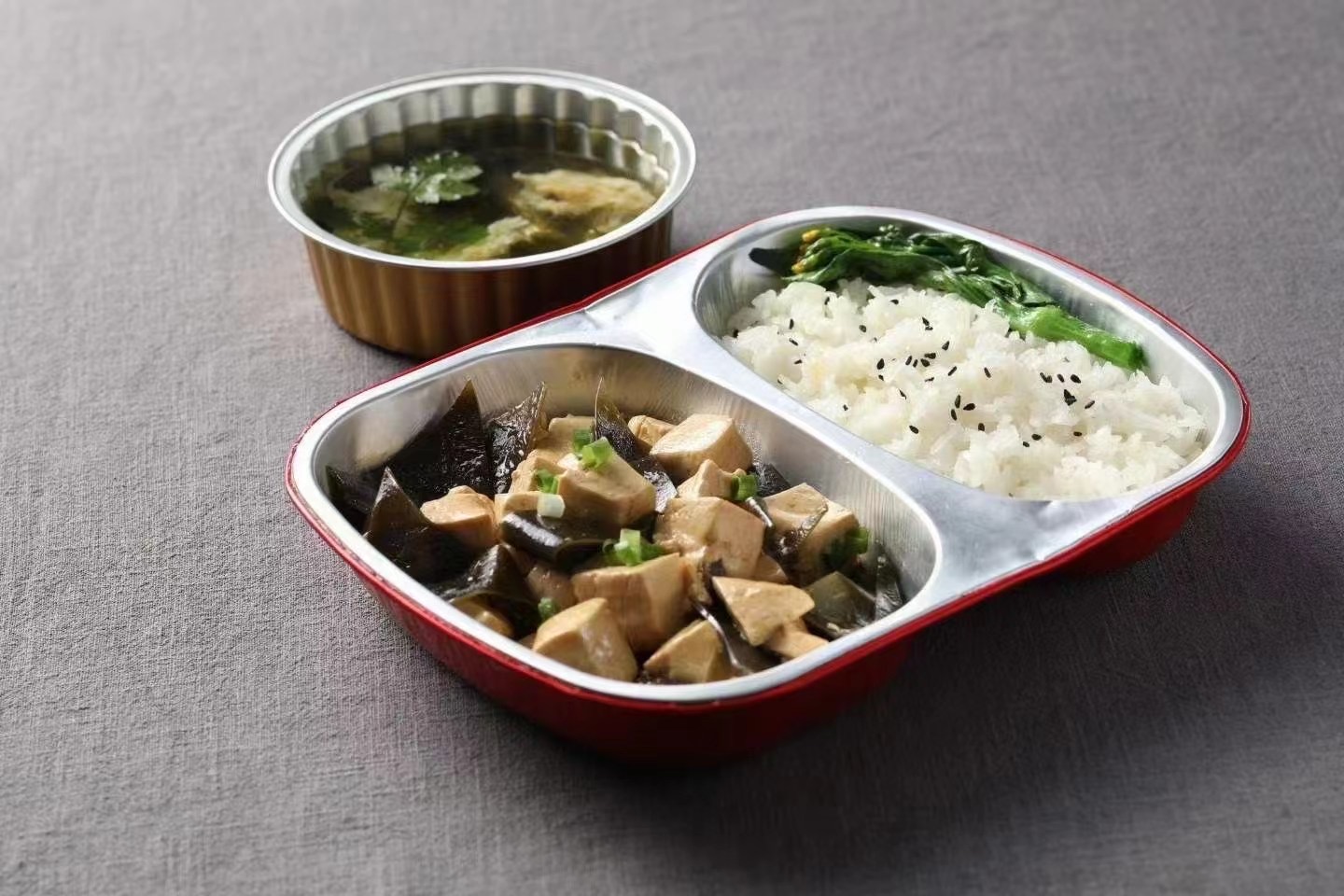 Why Foil Containers are a Must-Have?